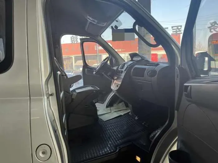 2018 MAXUS XinTu V80 2.5T 136HP L4 6MT,autocango,china used car exporter,china ev exporter,chinese used car exporter,chinese used ev exporter