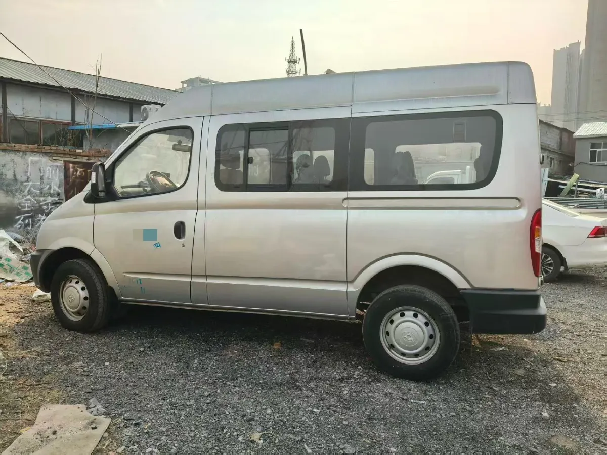 2018 MAXUS XinTu V80 2.5T 136HP L4 6MT,autocango,china used car exporter,china ev exporter,chinese used car exporter,chinese used ev exporter