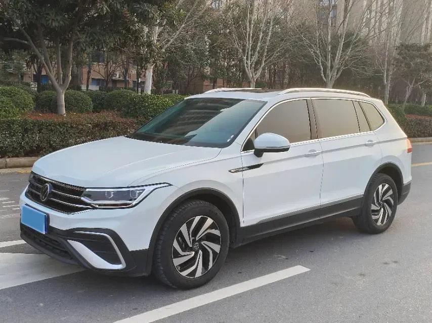 2023 Volkswagen Tiguan L 1.5T 160HP L4 7DCT,autocango,china used car exporter,china ev exporter,chinese used car exporter,chinese used ev exporter