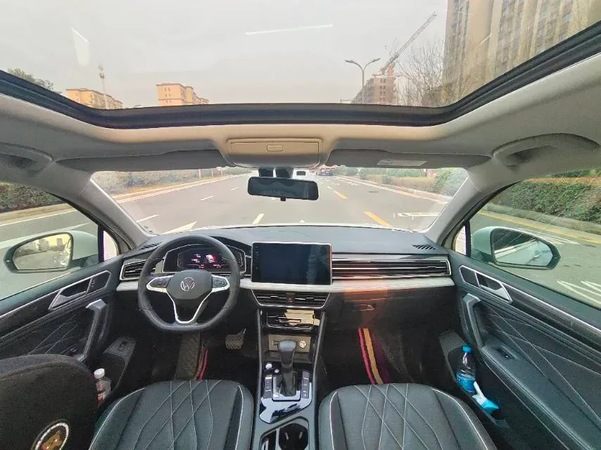 2023 Volkswagen Tiguan L 1.5T 160HP L4 7DCT,autocango,china used car exporter,china ev exporter,chinese used car exporter,chinese used ev exporter