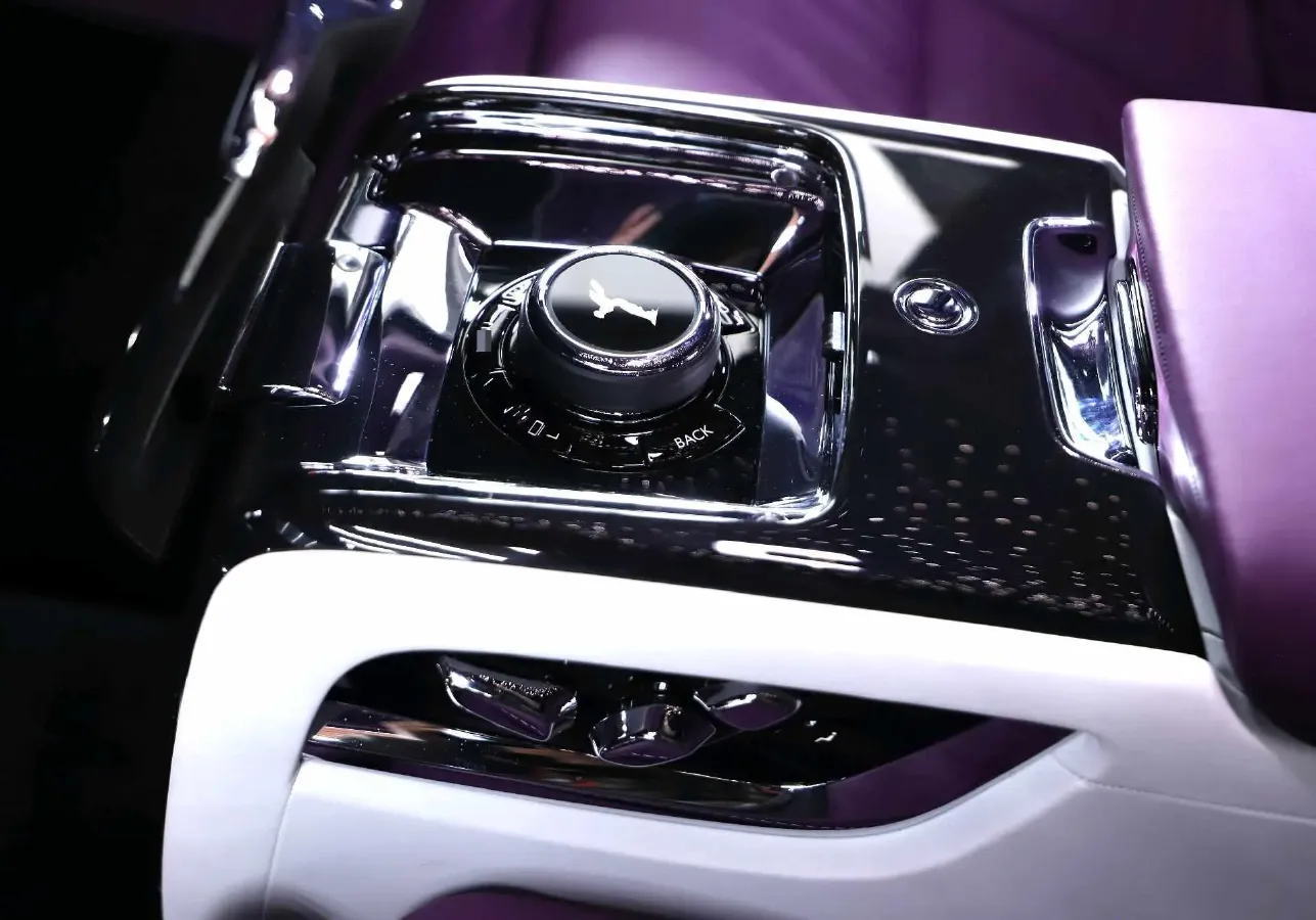 2018 Rolls-Royce Phantom 6.7T 571HP V12 8AT,autocango,china used car exporter,china ev exporter,chinese used car exporter,chinese used ev exporter