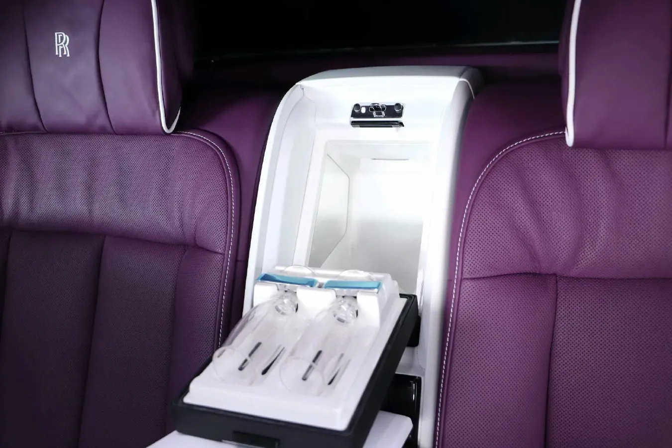 2018 Rolls-Royce Phantom 6.7T 571HP V12 8AT,autocango,china used car exporter,china ev exporter,chinese used car exporter,chinese used ev exporter