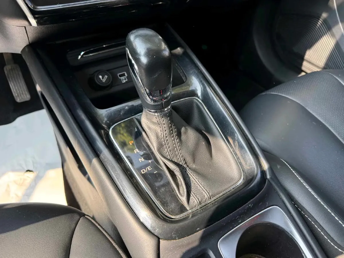 2020 Roewe i5 1.5L 120HP L4 CVT,autocango,china used car exporter,china ev exporter,chinese used car exporter,chinese used ev exporter