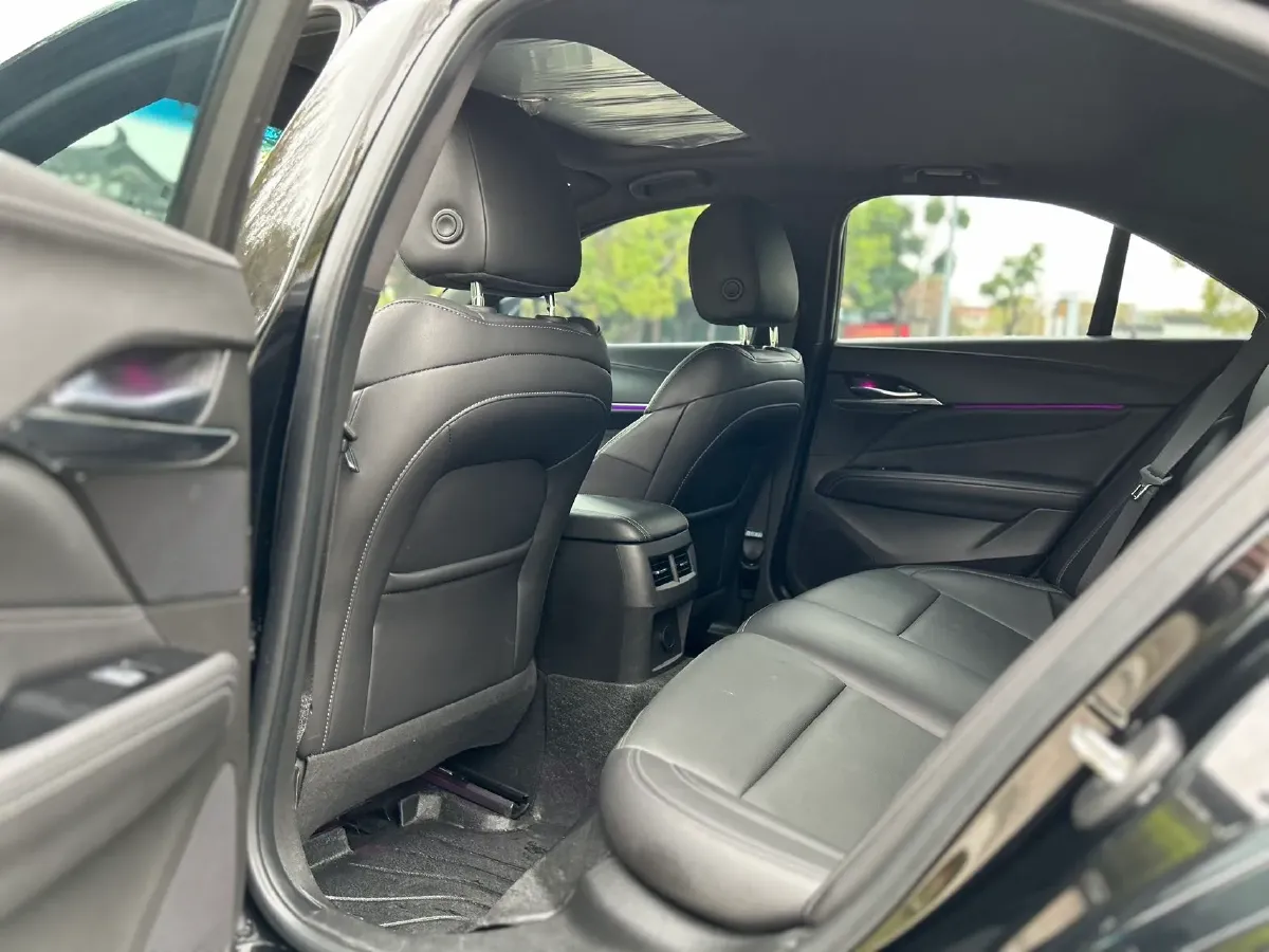 2022 Cadillac CT4 2.0T 237HP L4 8AT,autocango,china used car exporter,china ev exporter,chinese used car exporter,chinese used ev exporter