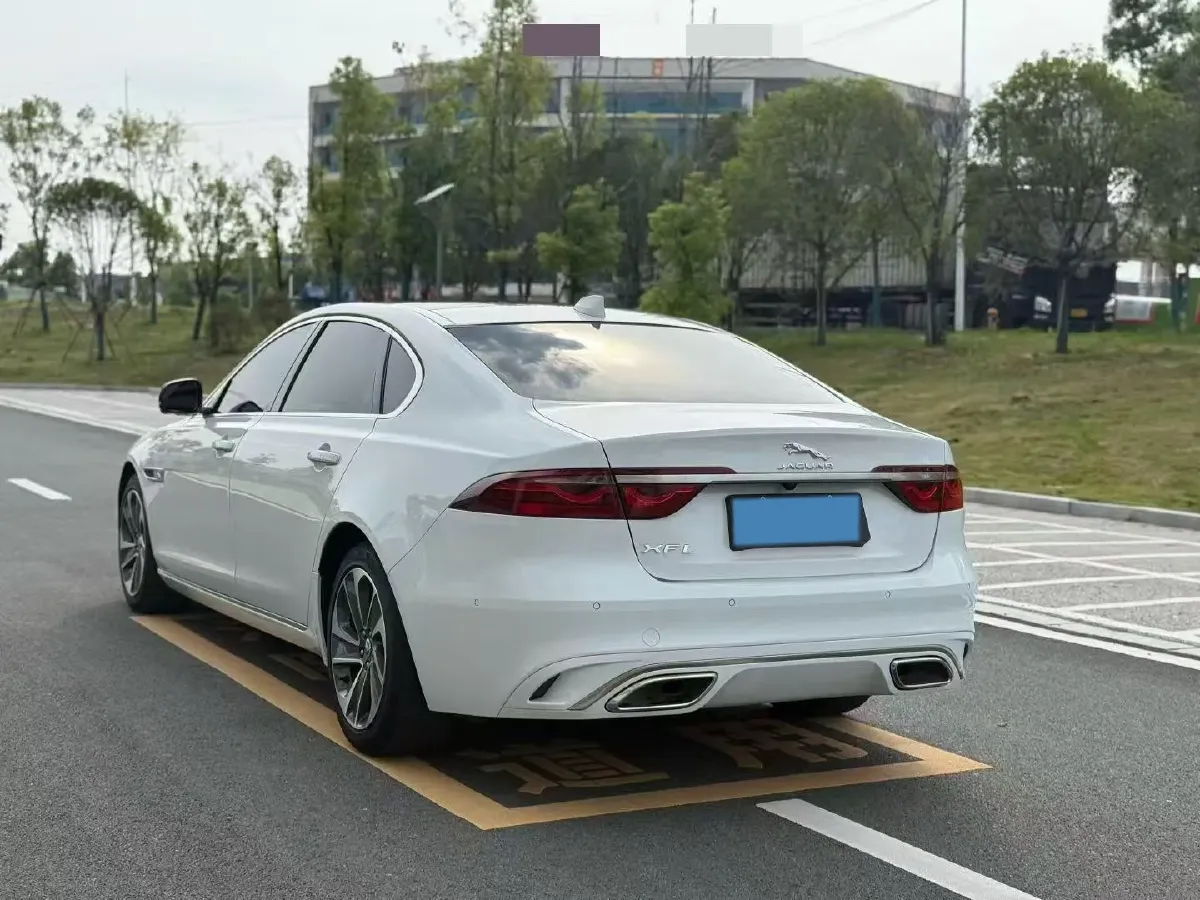 2021 Jaguar XFL 2.0T 200HP L4 8AT,autocango,china used car exporter,china ev exporter,chinese used car exporter,chinese used ev exporter