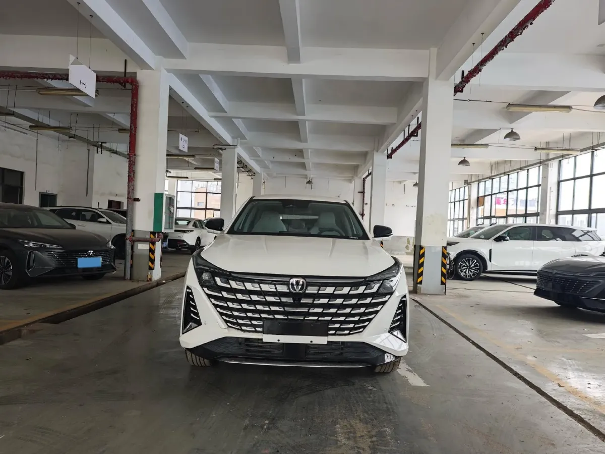 2024 ChangAn UNI-Z 1.5L 98HP L4 E-CVT PHEV 18.4KWH,autocango,china used car exporter,china ev exporter,chinese used car exporter,chinese used ev exporter