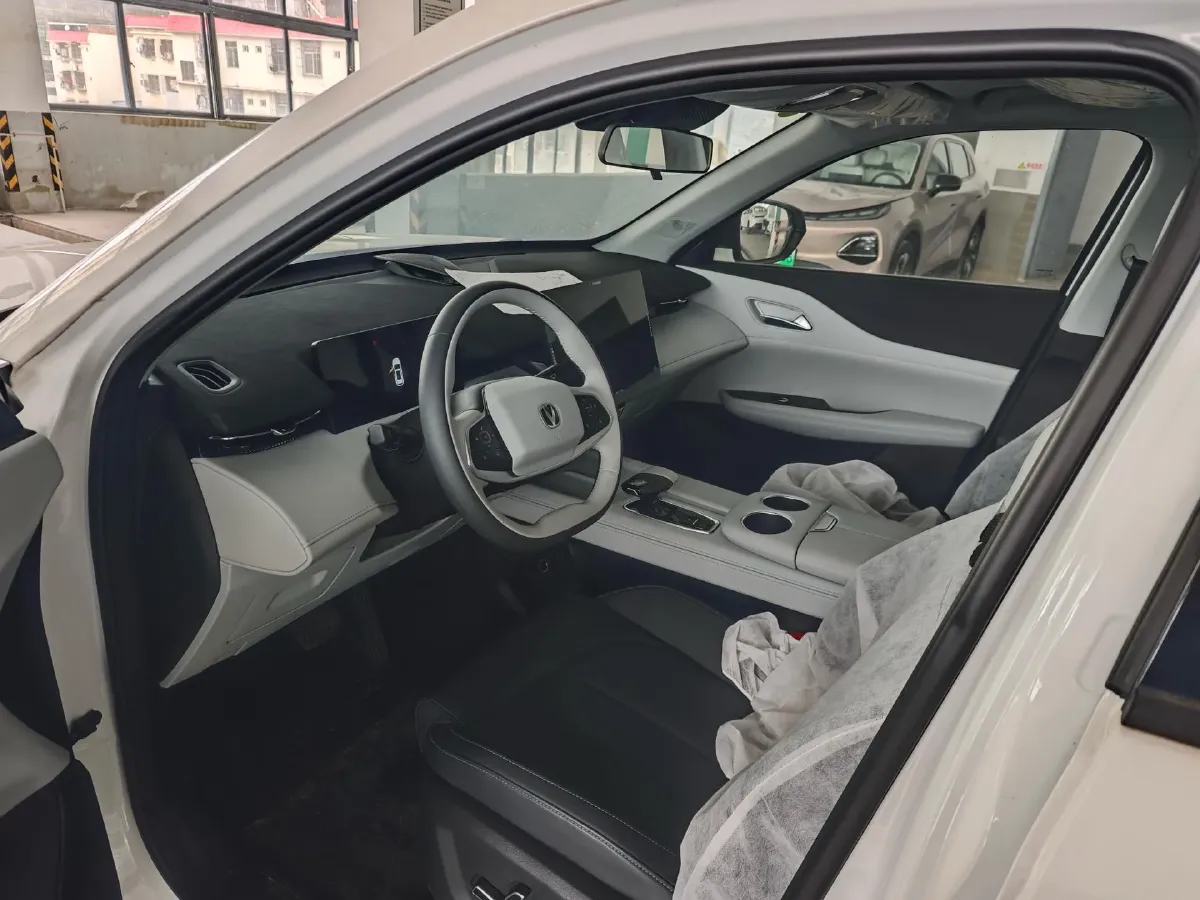 2024 ChangAn UNI-Z 1.5L 98HP L4 E-CVT PHEV 18.4KWH,autocango,china used car exporter,china ev exporter,chinese used car exporter,chinese used ev exporter