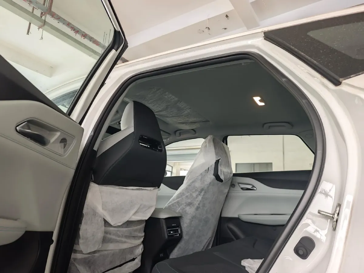 2024 ChangAn UNI-Z 1.5L 98HP L4 E-CVT PHEV 18.4KWH,autocango,china used car exporter,china ev exporter,chinese used car exporter,chinese used ev exporter