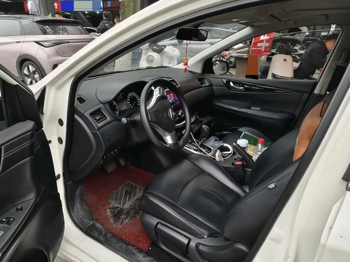 2020 Nissan Tiida 1.6L 126HP L4 CVT,autocango,china used car exporter,china ev exporter,chinese used car exporter,chinese used ev exporter