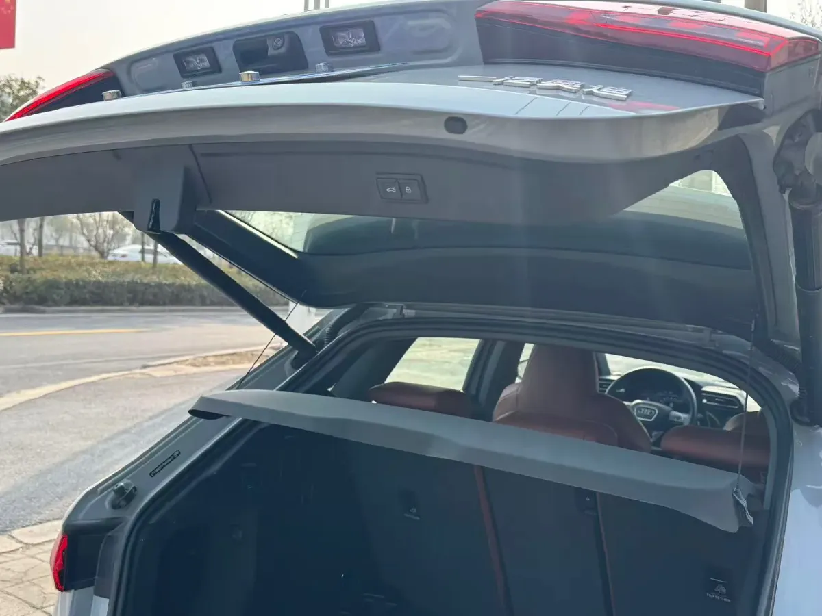 2025 Audi A3 1.5T 160HP L4 7DCT,autocango,china used car exporter,china ev exporter,chinese used car exporter,chinese used ev exporter