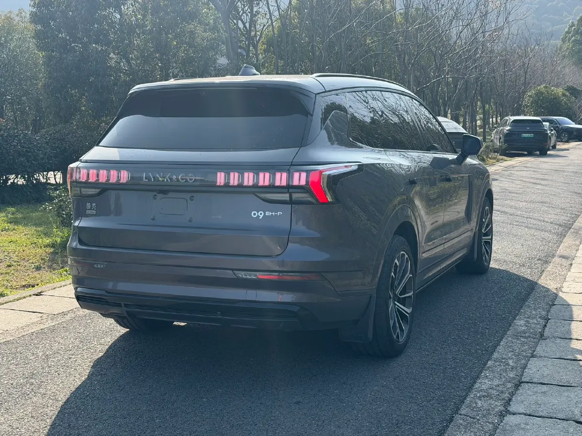 2023 LYNK&CO 09 EM-P 2.0T 254HP L4 3DHT PHEV 40.1KWH,autocango,china used car exporter,china ev exporter,chinese used car exporter,chinese used ev exporter