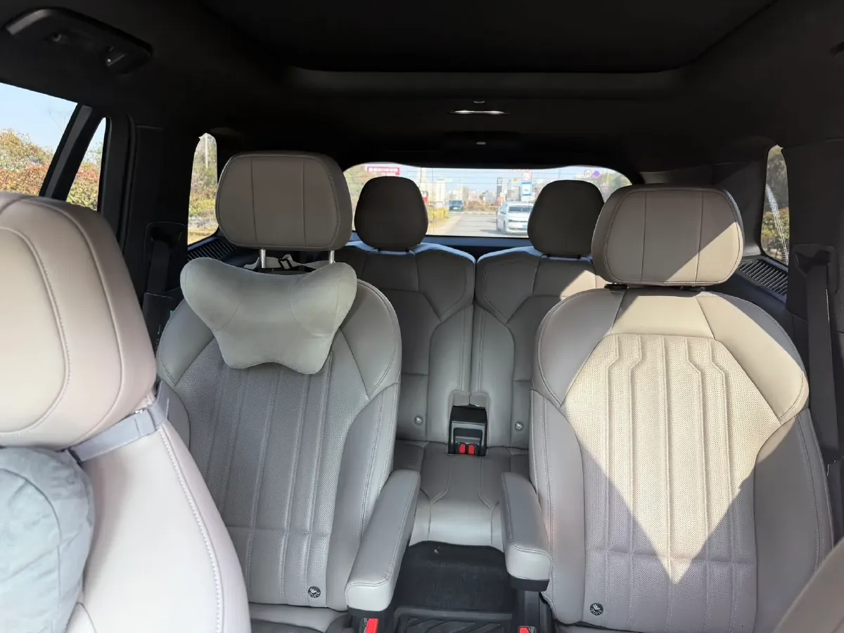 2023 LYNK&CO 09 EM-P 2.0T 254HP L4 3DHT PHEV 40.1KWH,autocango,china used car exporter,china ev exporter,chinese used car exporter,chinese used ev exporter