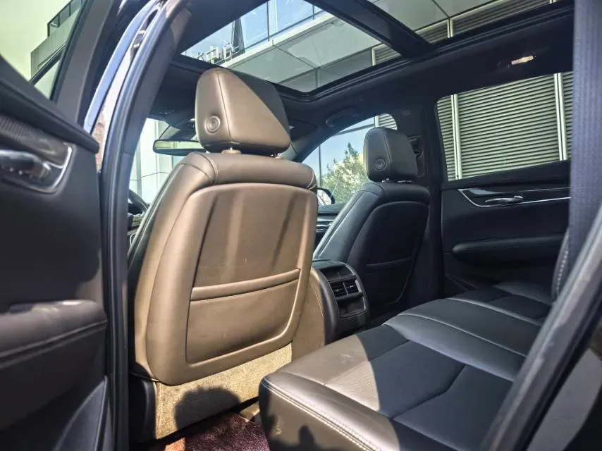 2022 Cadillac XT5 2.0T 237HP L4 9AT,autocango,china used car exporter,china ev exporter,chinese used car exporter,chinese used ev exporter