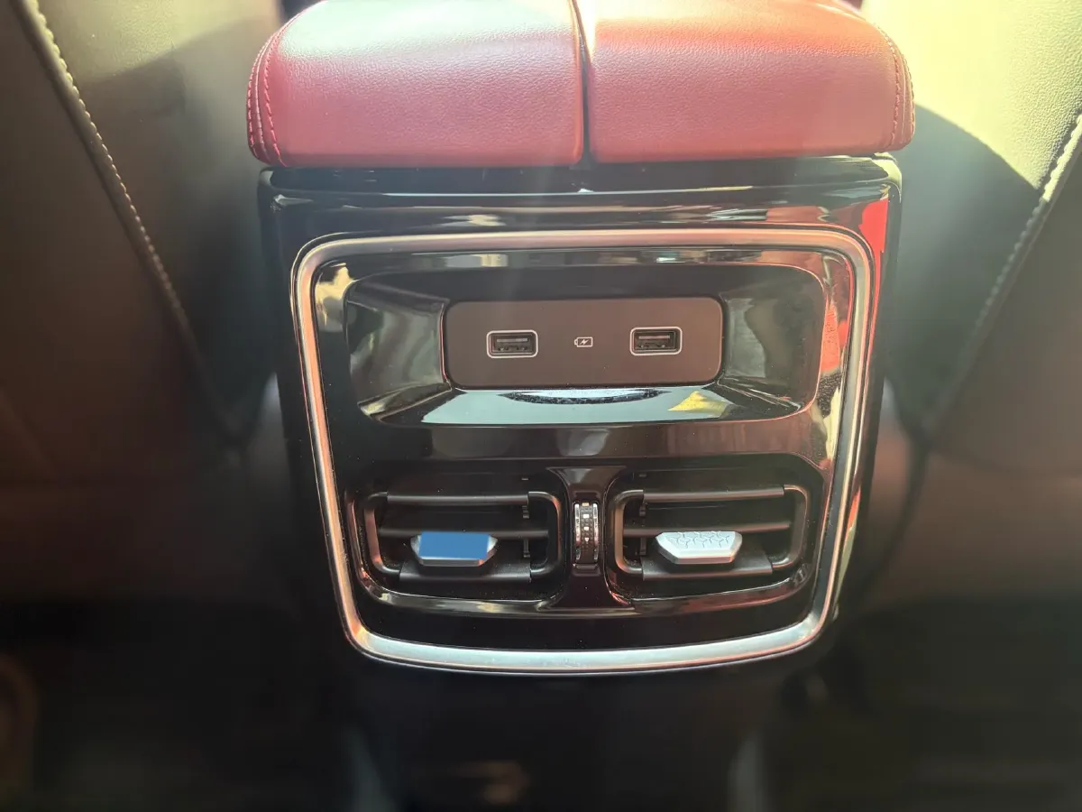 2024 Jetour X70 Plus 1.6T 197HP L4 7DCT,autocango,china used car exporter,china ev exporter,chinese used car exporter,chinese used ev exporter