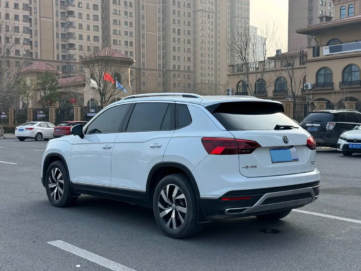 2019 Jeep Cherokee 2.0T 234HP L4 9AT,autocango,china used car exporter,china ev exporter,chinese used car exporter,chinese used ev exporter