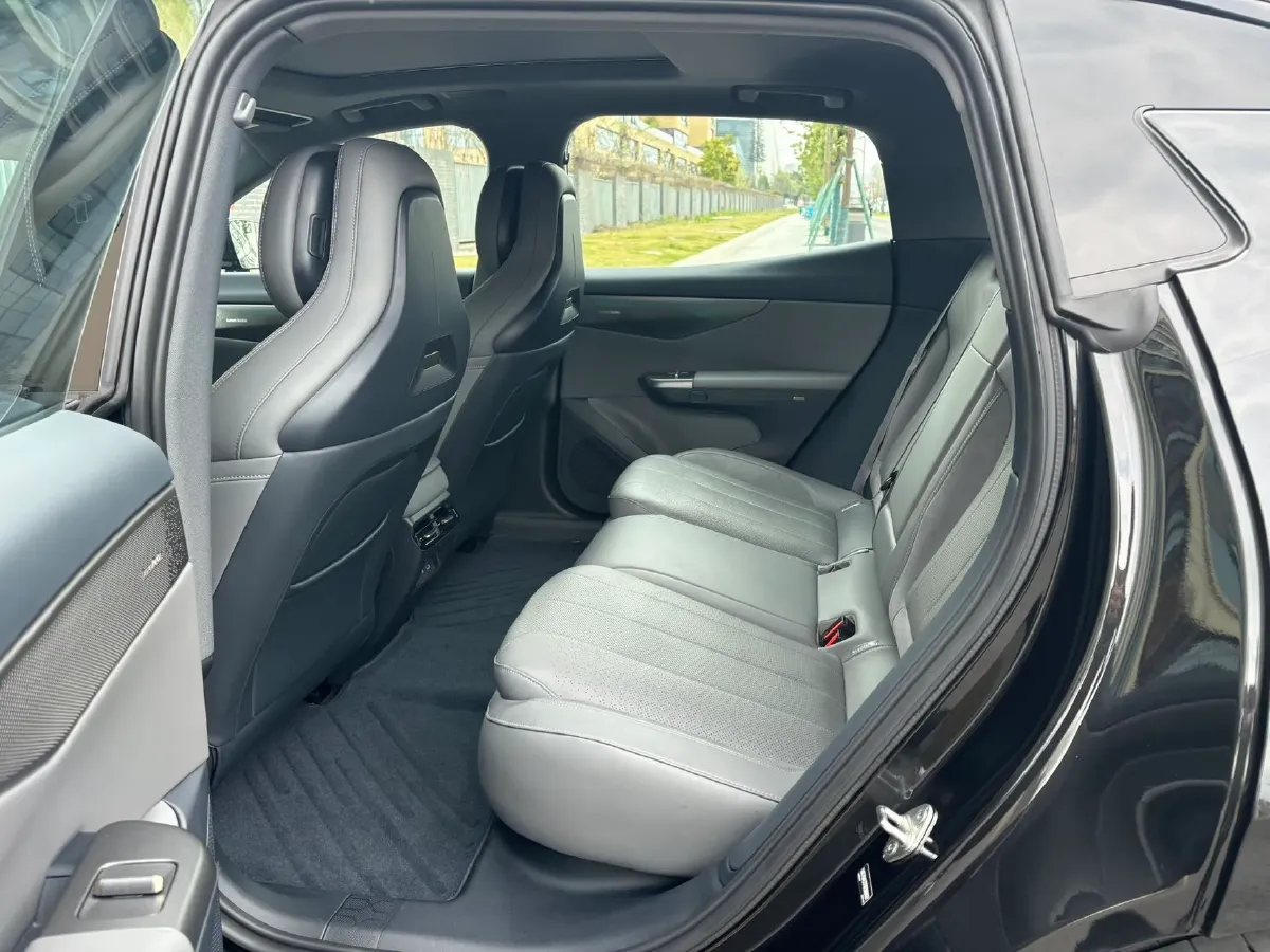 2024 LYNK&CO 07 EM-P 1.5T 163HP L4 3DHT PHEV 18.99KWH,autocango,china used car exporter,china ev exporter,chinese used car exporter,chinese used ev exporter