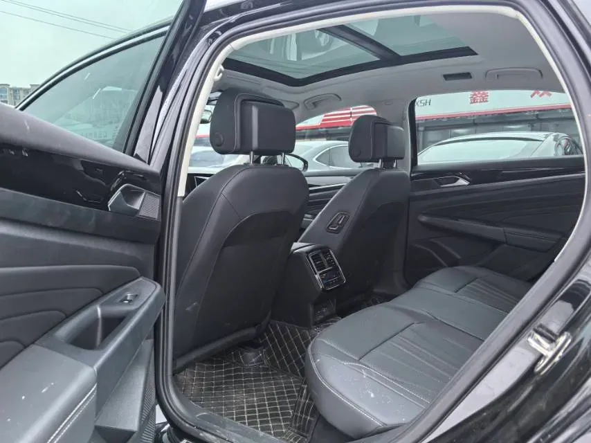 2024 Volkswagen Passat 2.0T 220HP L4 7DCT,autocango,china used car exporter,china ev exporter,chinese used car exporter,chinese used ev exporter