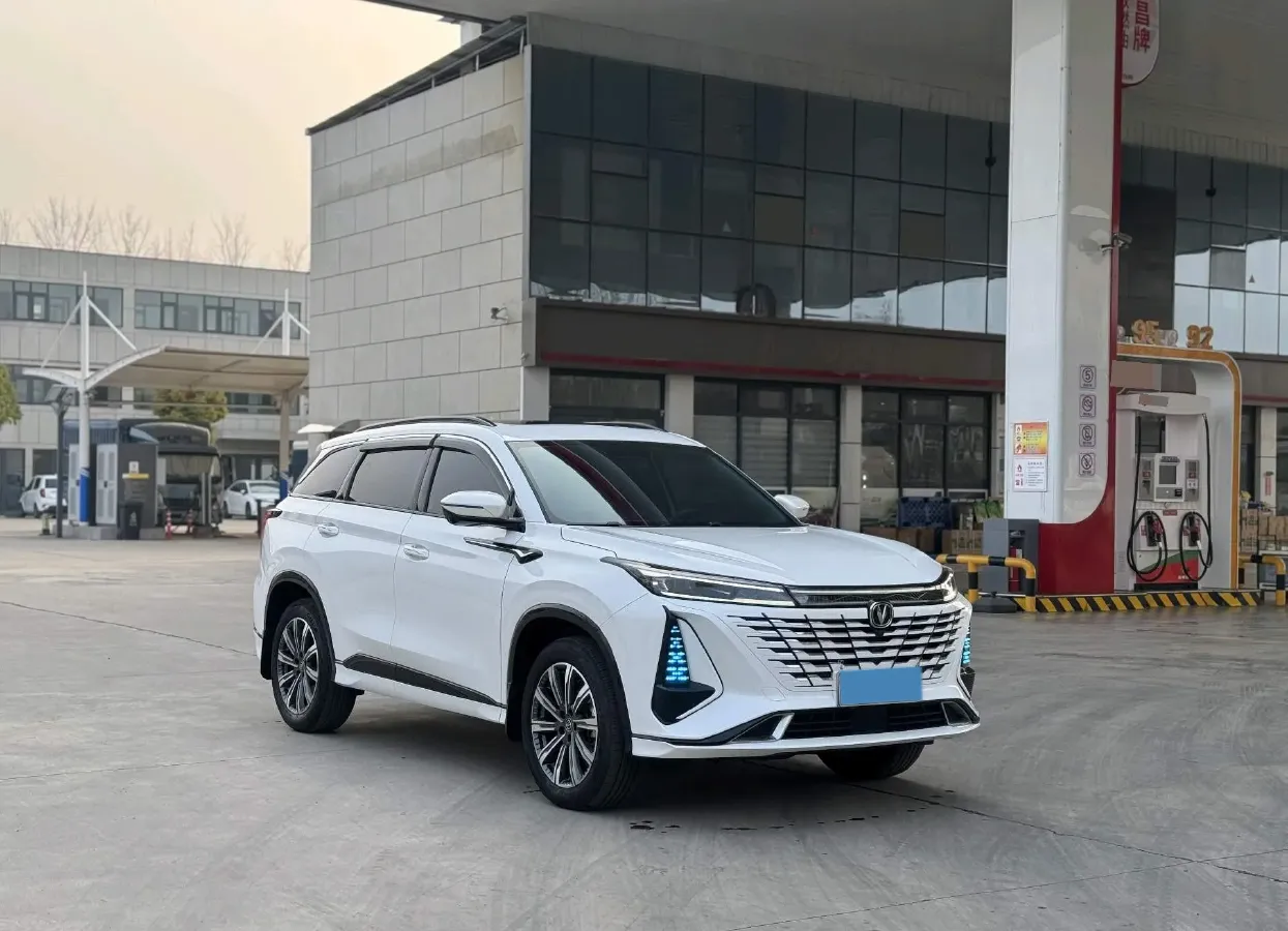 2023 ChangAn CS75 Plus 1.5T 188HP L4 8AT,autocango,china used car exporter,china ev exporter,chinese used car exporter,chinese used ev exporter