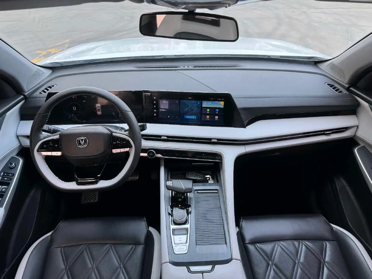 2023 ChangAn CS75 Plus 1.5T 188HP L4 8AT,autocango,china used car exporter,china ev exporter,chinese used car exporter,chinese used ev exporter