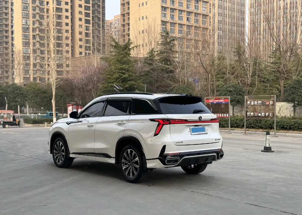 2023 ChangAn CS75 Plus 1.5T 188HP L4 8AT,autocango,china used car exporter,china ev exporter,chinese used car exporter,chinese used ev exporter
