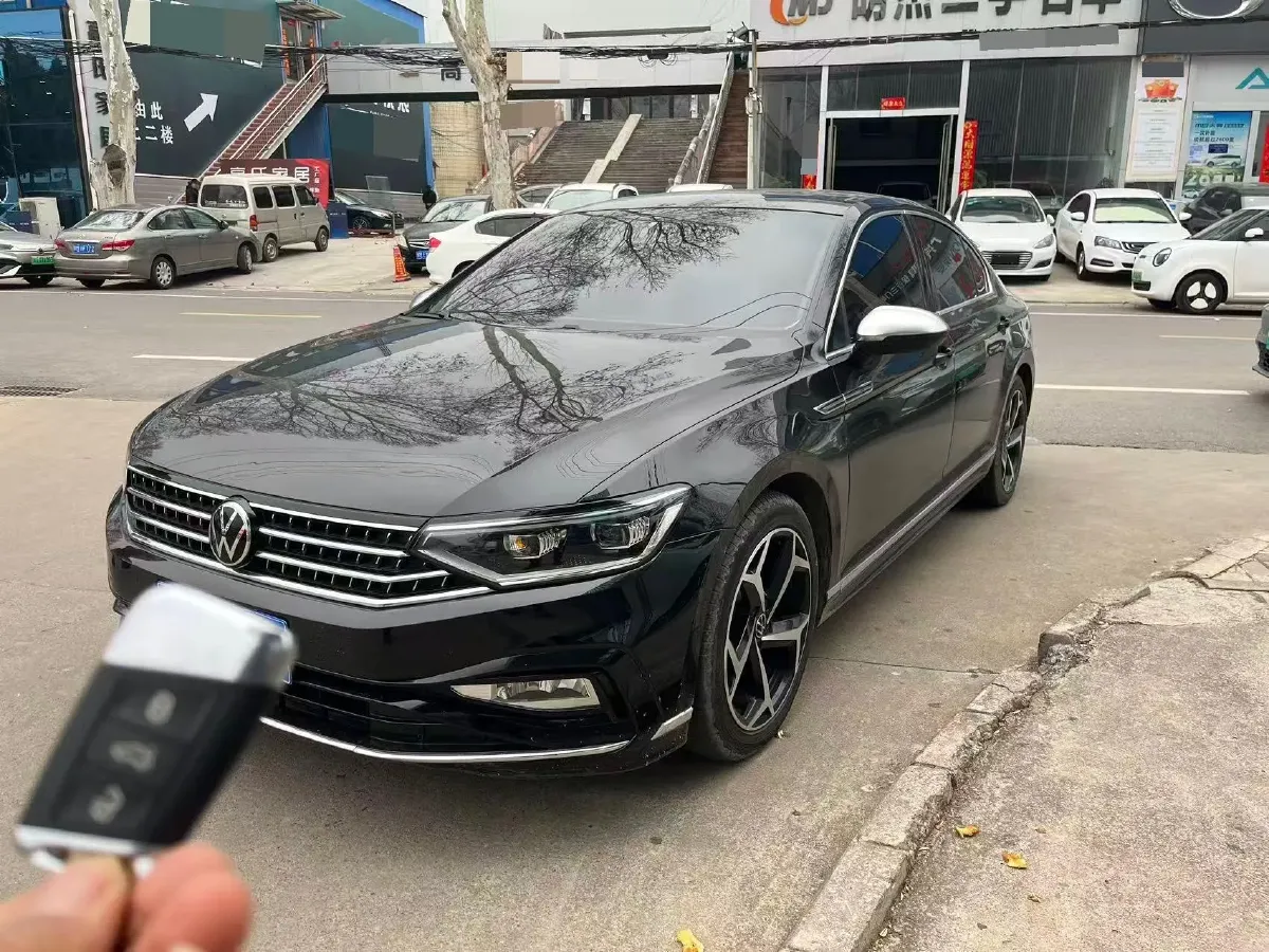 2024 Volkswagen Magotan 2.0T 186HP L4 7DCT,autocango,china used car exporter,china ev exporter,chinese used car exporter,chinese used ev exporter