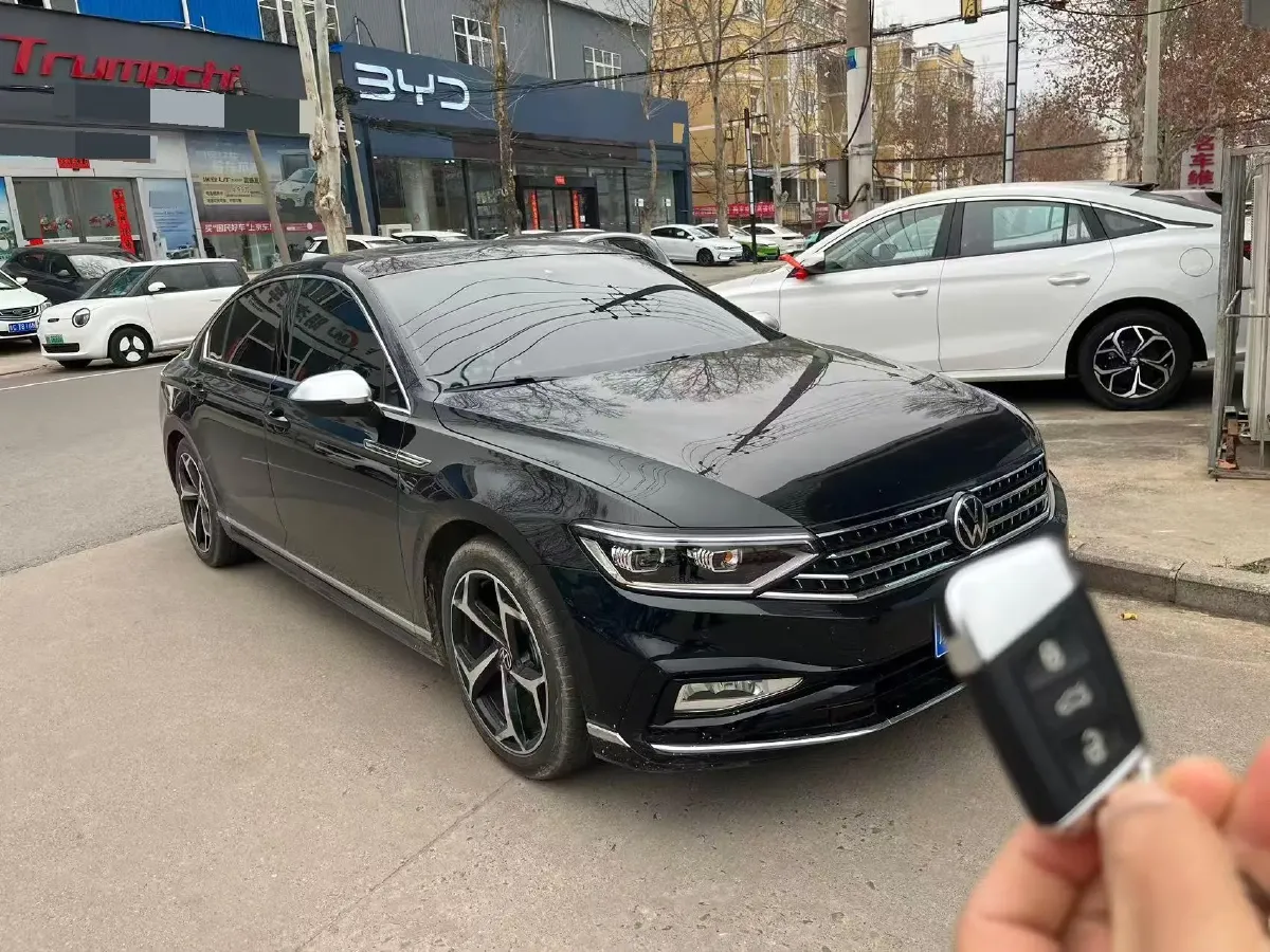 2024 Volkswagen Magotan 2.0T 186HP L4 7DCT,autocango,china used car exporter,china ev exporter,chinese used car exporter,chinese used ev exporter