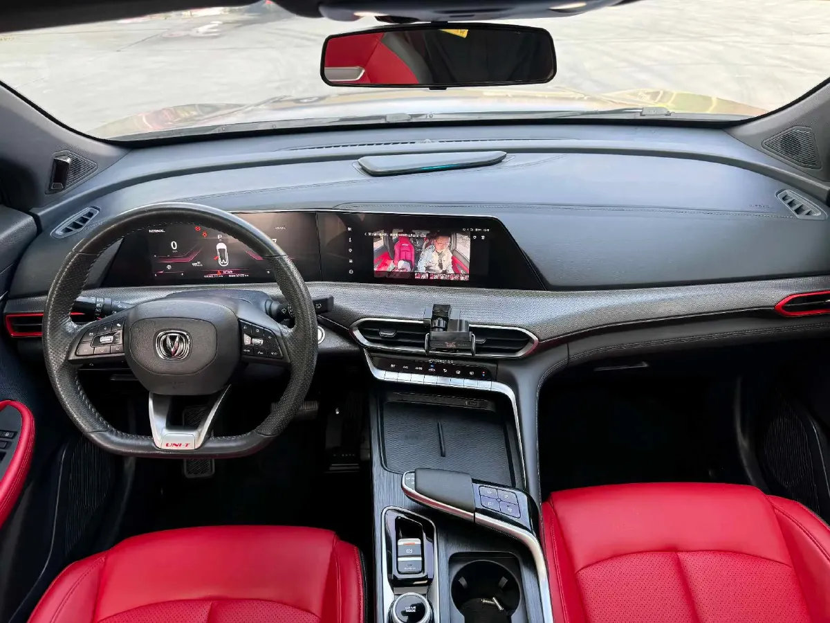 2020 ChangAn UNI-T 1.5T 180HP L4 7DCT,autocango,china used car exporter,china ev exporter,chinese used car exporter,chinese used ev exporter