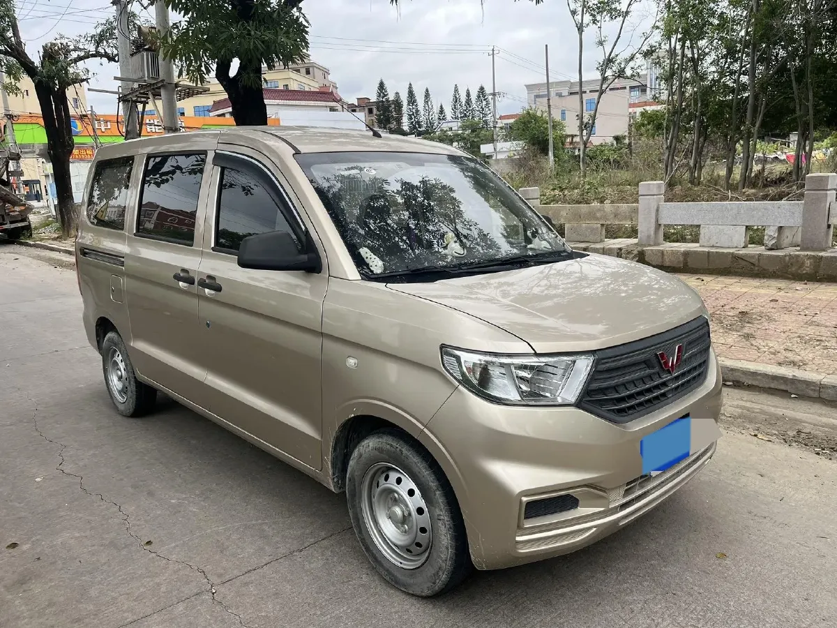 2021 WuLing HongGuang V 1.5L 99HP L4 6MT,autocango,china used car exporter,china ev exporter,chinese used car exporter,chinese used ev exporter
