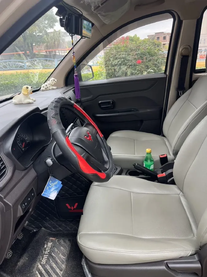 2021 WuLing HongGuang V 1.5L 99HP L4 6MT,autocango,china used car exporter,china ev exporter,chinese used car exporter,chinese used ev exporter