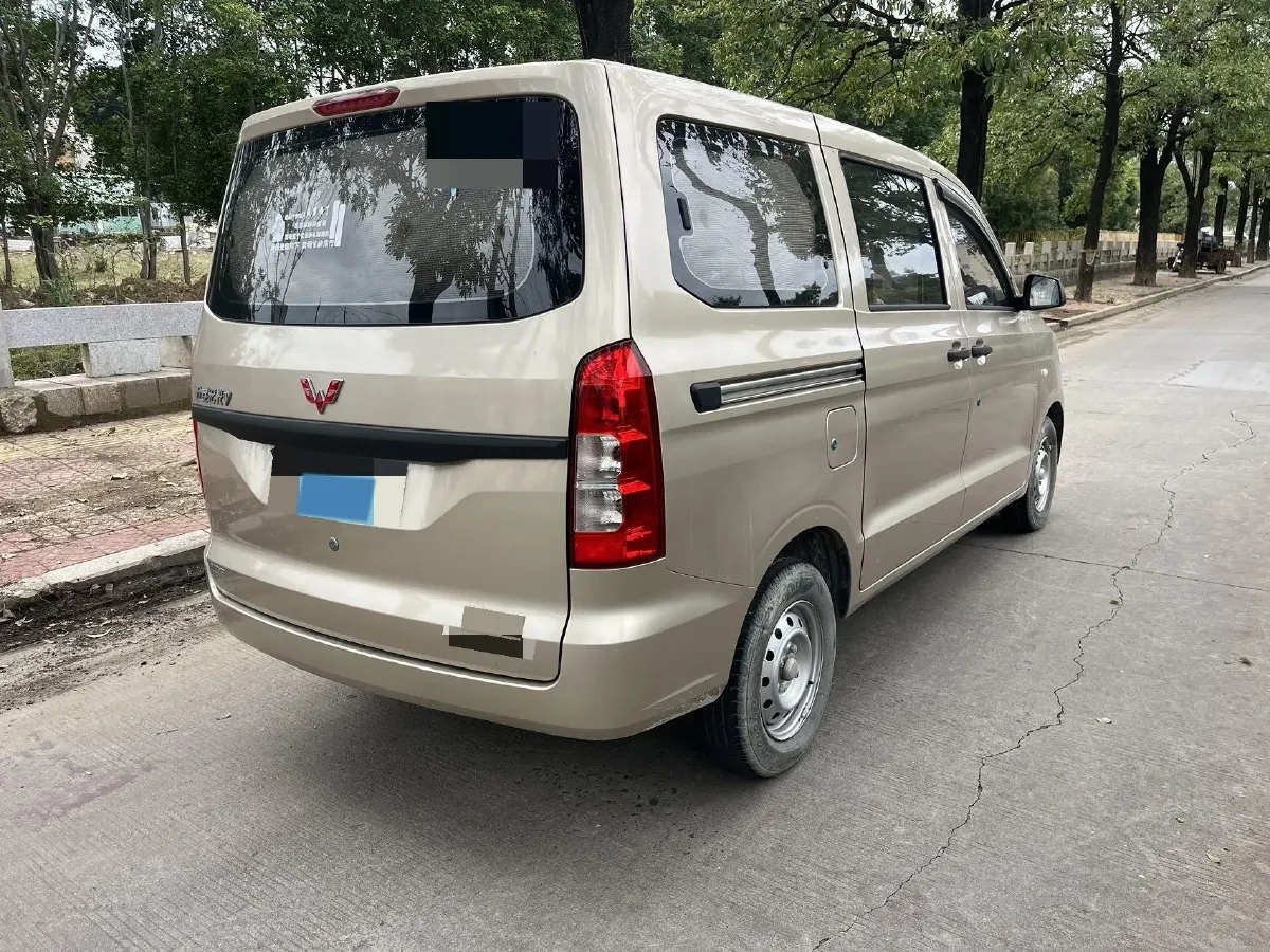 2021 WuLing HongGuang V 1.5L 99HP L4 6MT,autocango,china used car exporter,china ev exporter,chinese used car exporter,chinese used ev exporter