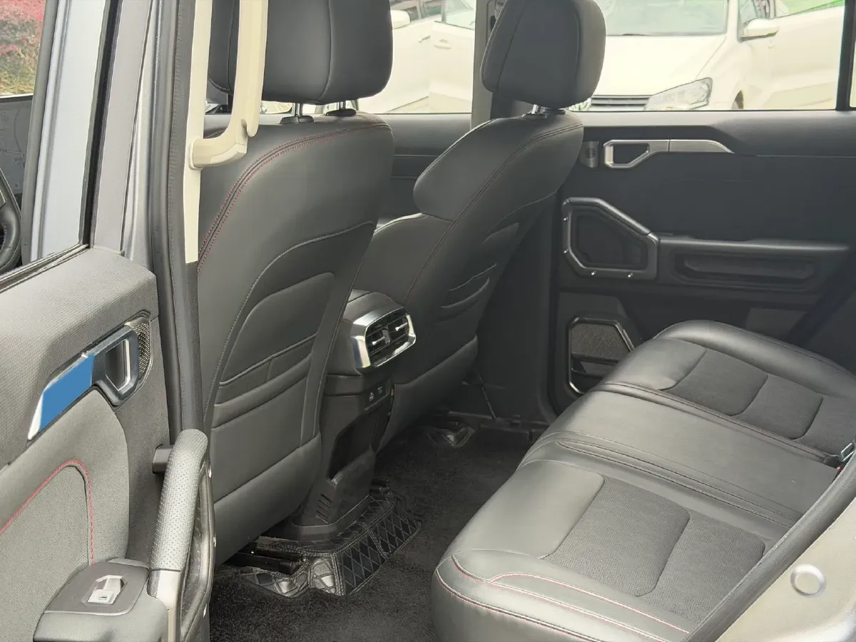 2023 Jetour Traveller 2.0T 254HP L4 7DCT,autocango,china used car exporter,china ev exporter,chinese used car exporter,chinese used ev exporter