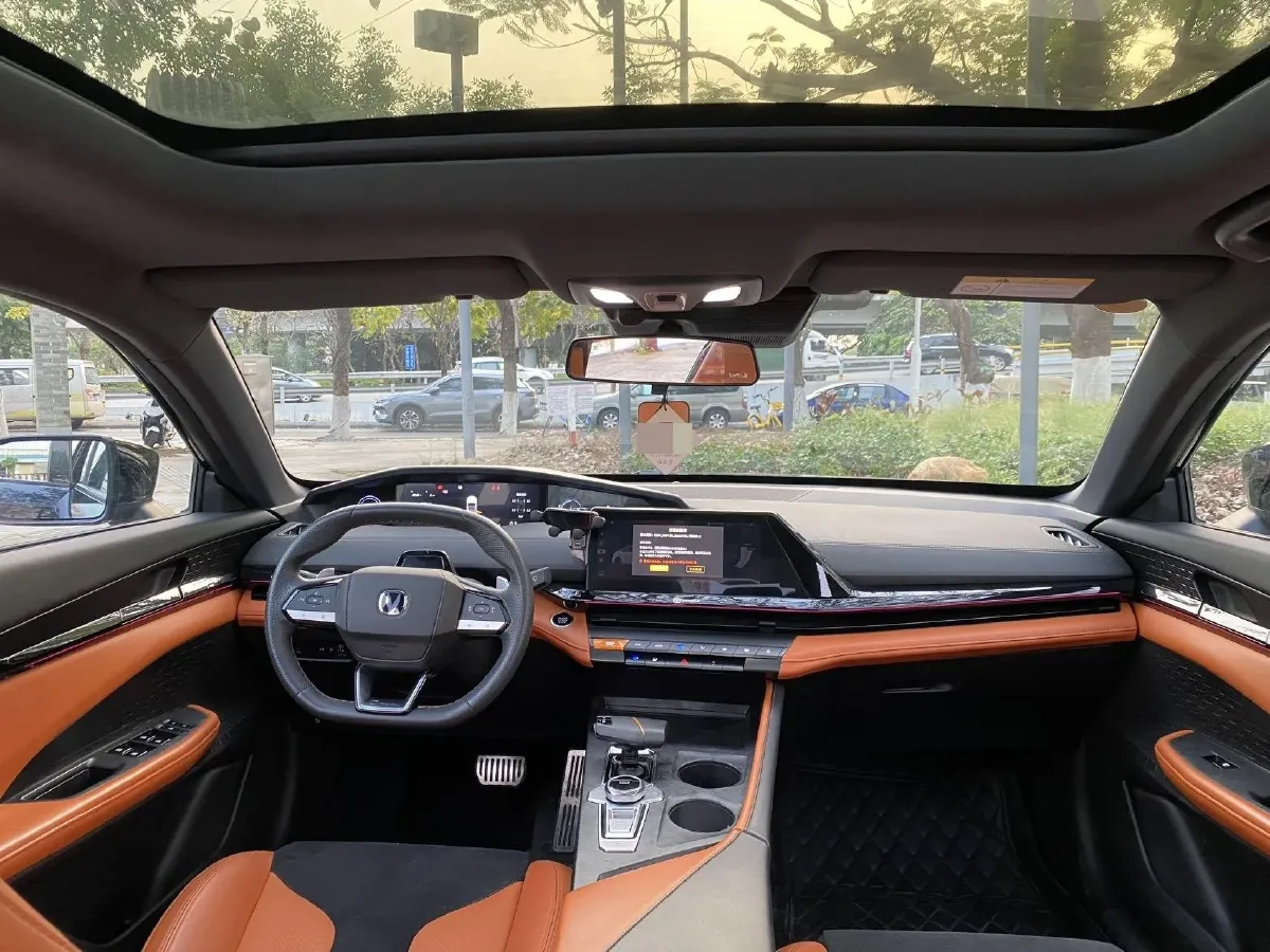 2023 ChangAn UNI-V 1.5T 188HP L4 7DCT,autocango,china used car exporter,china ev exporter,chinese used car exporter,chinese used ev exporter