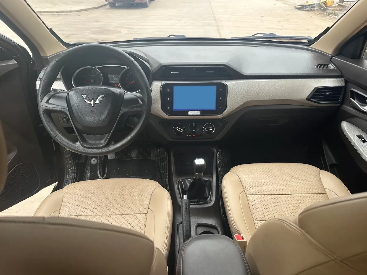 2018 WuLing HongGuang 1.5L 105HP L4 5MT,autocango,china used car exporter,china ev exporter,chinese used car exporter,chinese used ev exporter