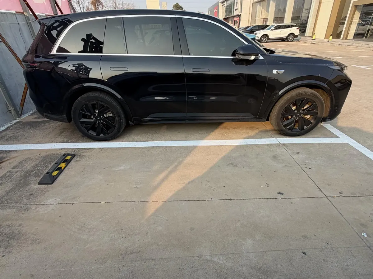 2023 Li L8 Range Extended 154HP REEV 40.9KWH,autocango,china used car exporter,china ev exporter,chinese used car exporter,chinese used ev exporter