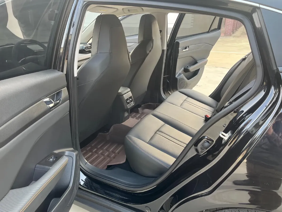 2025 DongFeng Aeolus YiXuan 1.5L 125HP L4 6DCT,autocango,china used car exporter,china ev exporter,chinese used car exporter,chinese used ev exporter