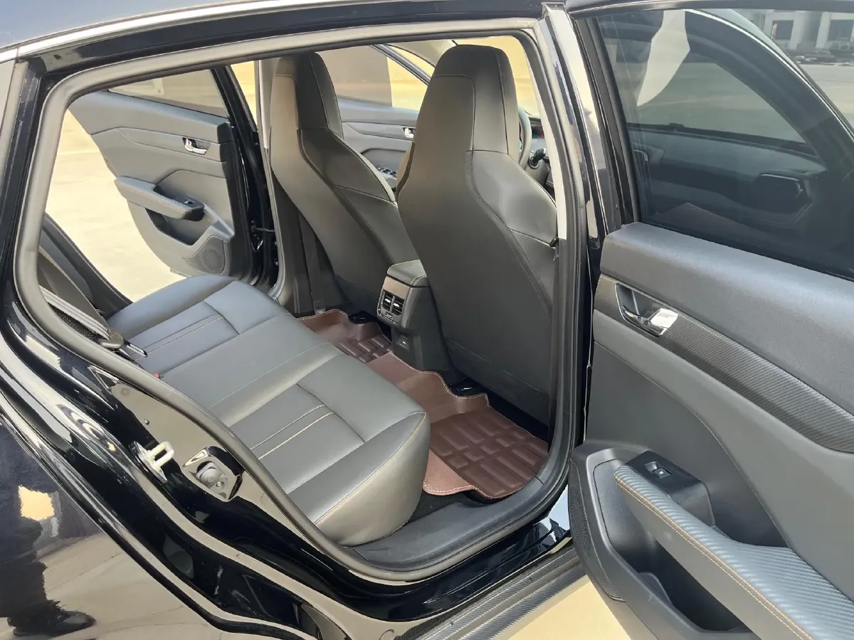 2025 DongFeng Aeolus YiXuan 1.5L 125HP L4 6DCT,autocango,china used car exporter,china ev exporter,chinese used car exporter,chinese used ev exporter