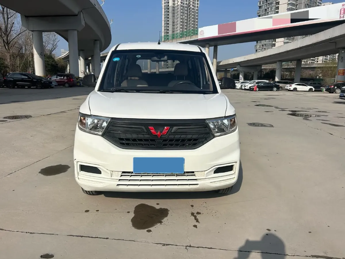 2019 WuLing HongGuang V 1.5L 99HP L4 6MT,autocango,china used car exporter,china ev exporter,chinese used car exporter,chinese used ev exporter