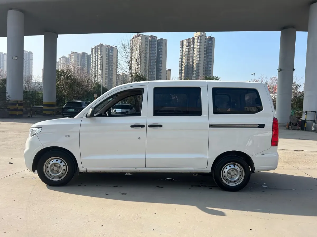 2019 WuLing HongGuang V 1.5L 99HP L4 6MT,autocango,china used car exporter,china ev exporter,chinese used car exporter,chinese used ev exporter