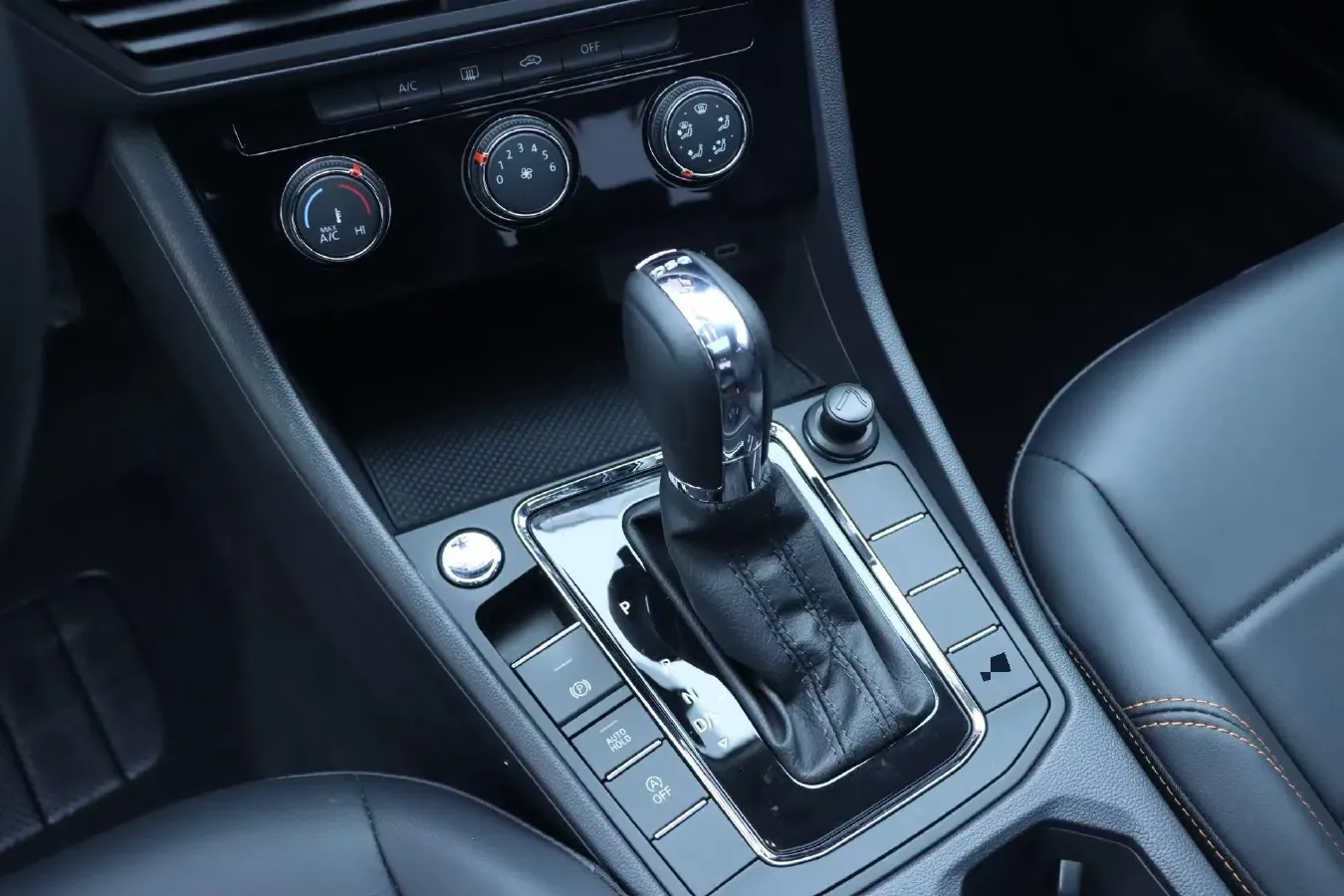 2023 Volkswagen Bora 1.2T 116HP L4 7DCT,autocango,china used car exporter,china ev exporter,chinese used car exporter,chinese used ev exporter