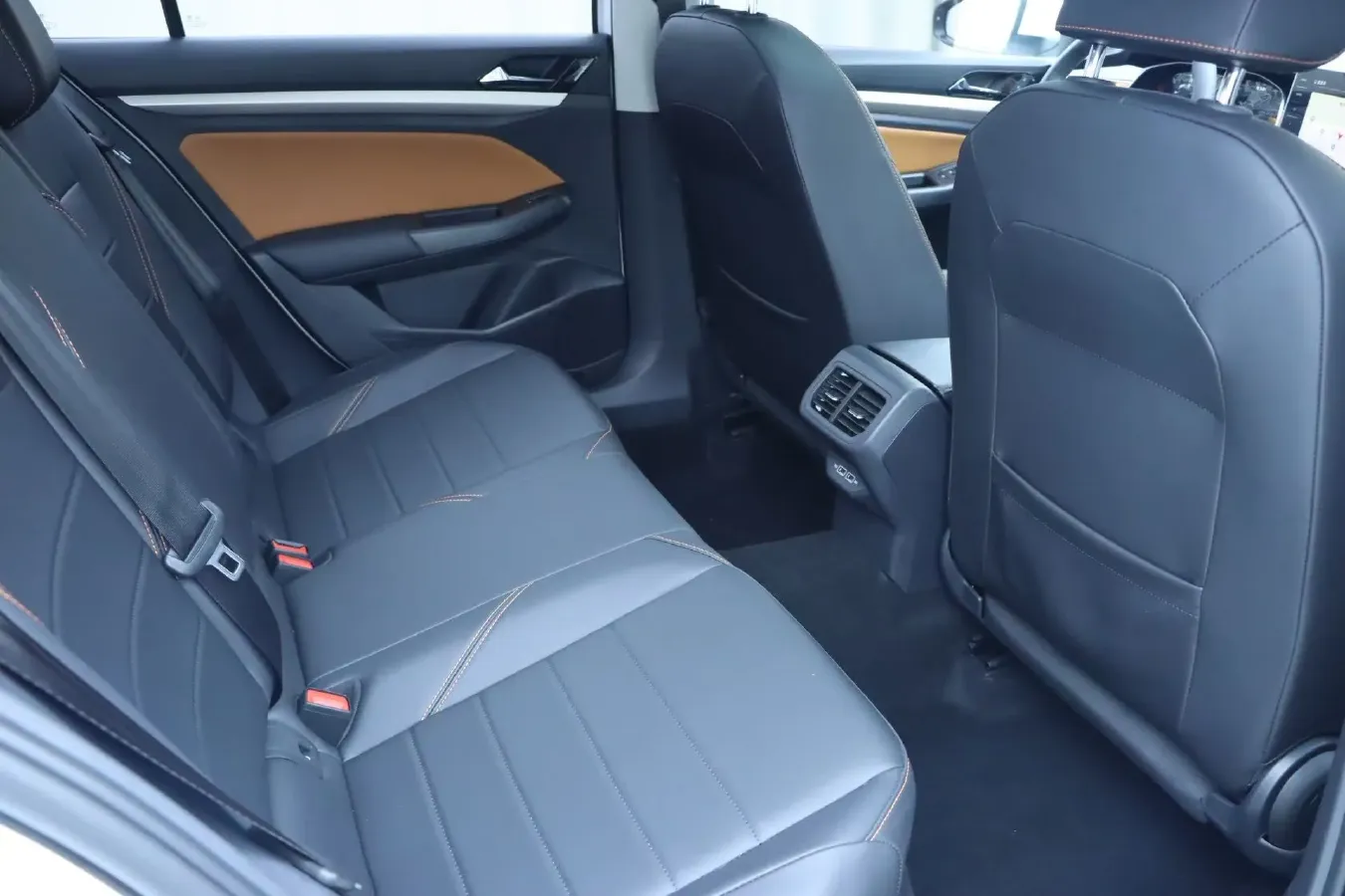 2023 Volkswagen Bora 1.2T 116HP L4 7DCT,autocango,china used car exporter,china ev exporter,chinese used car exporter,chinese used ev exporter