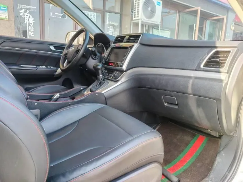 2019 Haval M6 1.5T 150HP L4 7DCT,autocango,china used car exporter,china ev exporter,chinese used car exporter,chinese used ev exporter