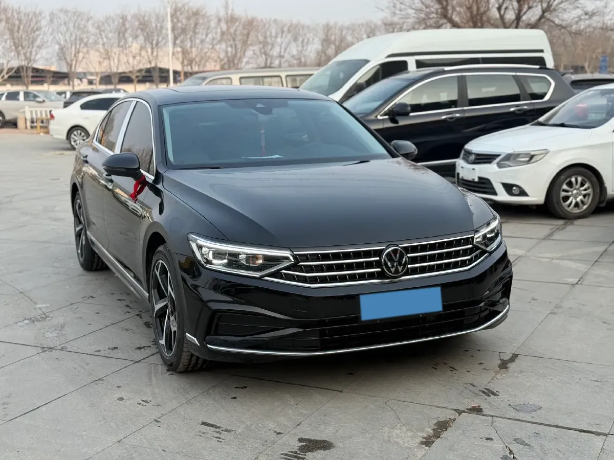 2026 Volkswagen Magotan 2.0T 220HP L4 7DCT,autocango,china used car exporter,china ev exporter,chinese used car exporter,chinese used ev exporter