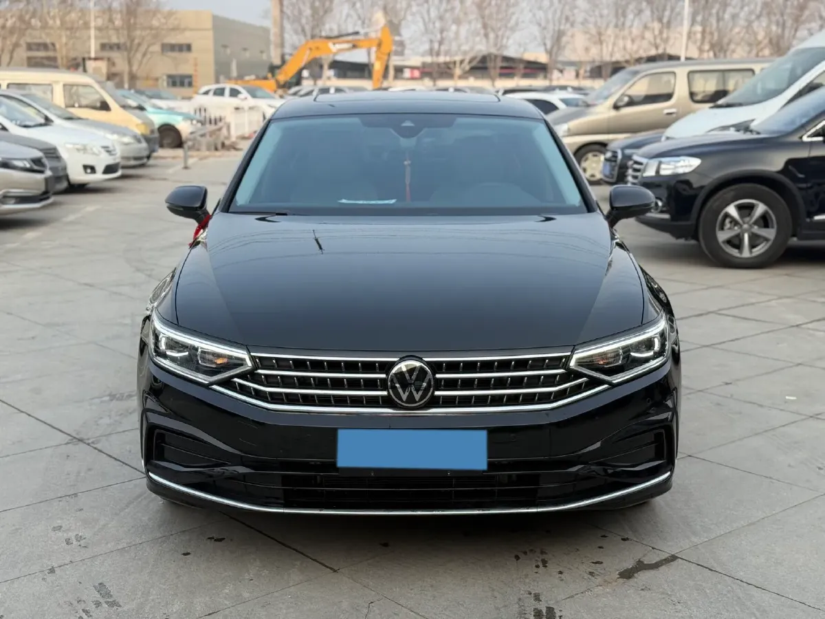 2026 Volkswagen Magotan 2.0T 220HP L4 7DCT,autocango,china used car exporter,china ev exporter,chinese used car exporter,chinese used ev exporter