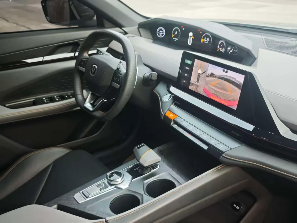 2022 ChangAn UNI-V 1.5T 188HP L4 7DCT,autocango,china used car exporter,china ev exporter,chinese used car exporter,chinese used ev exporter