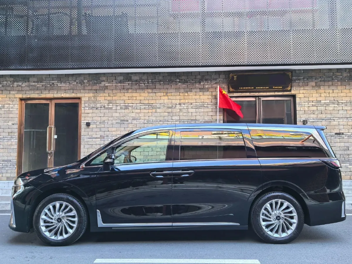 2022 Voyah Dream BEV 82KWH,autocango,china used car exporter,china ev exporter,chinese used car exporter,chinese used ev exporter