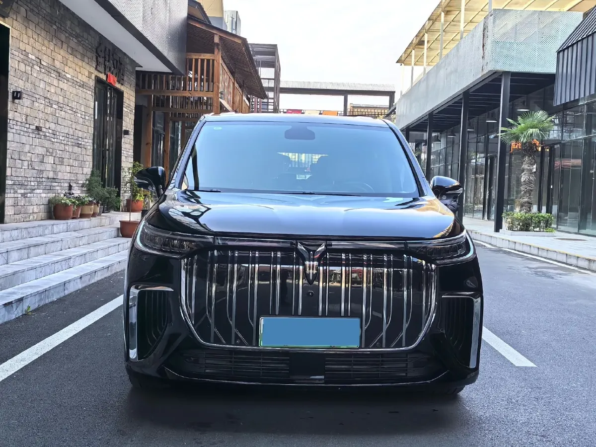 2022 Voyah Dream BEV 82KWH,autocango,china used car exporter,china ev exporter,chinese used car exporter,chinese used ev exporter