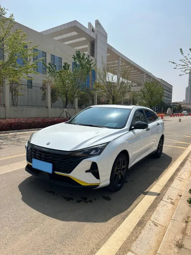 2023 DongFeng Aeolus YiXuan 1.5T 197HP L4 6DCT,autocango,china used car exporter,china ev exporter,chinese used car exporter,chinese used ev exporter
