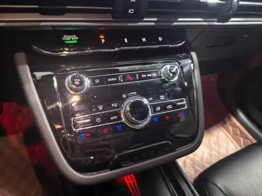 2020 Lincoln Corsair 2.0T 245HP L4 8AT,autocango,china used car exporter,china ev exporter,chinese used car exporter,chinese used ev exporter