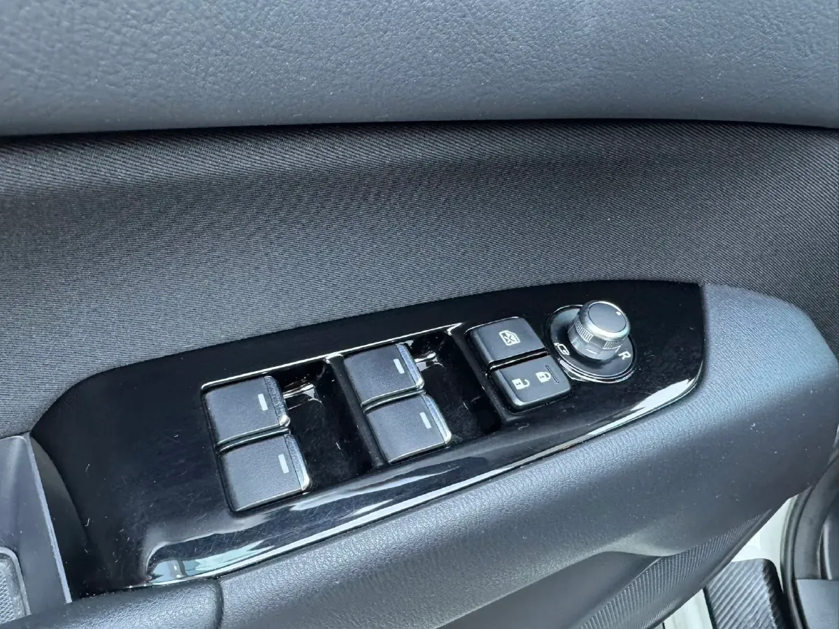 2022 MAXUS XinTu V90 2.0T 150HP L4 6AT,autocango,china used car exporter,china ev exporter,chinese used car exporter,chinese used ev exporter