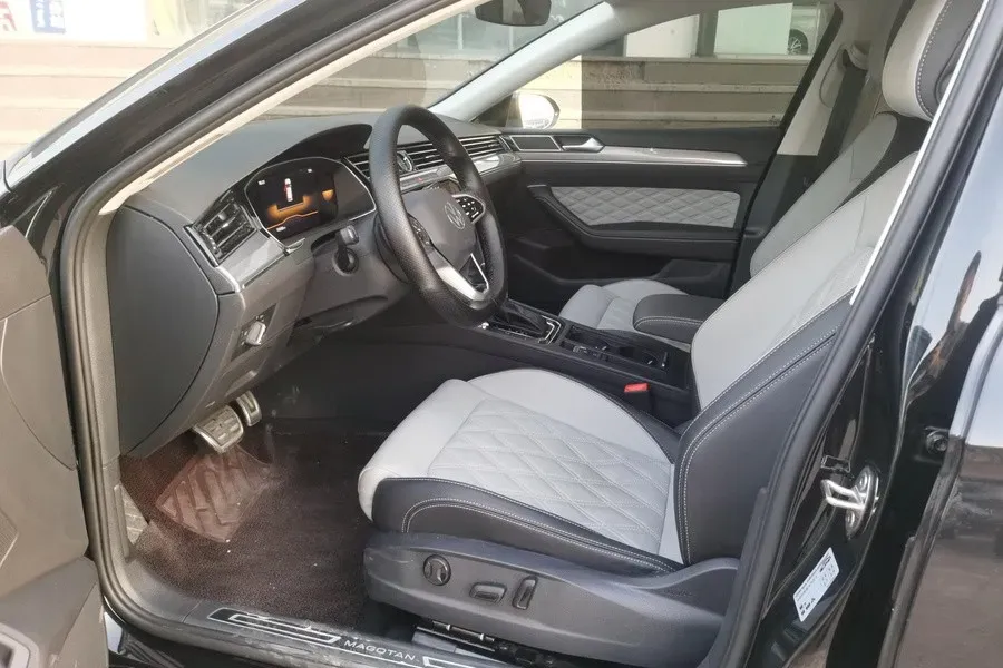 2023 Volkswagen Magotan 1.4T 150HP L4 7DCT,autocango,china used car exporter,china ev exporter,chinese used car exporter,chinese used ev exporter